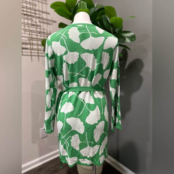 New Diane Von Furstenberg by Target V-Neck Ginkgo Long-Sleeve Sweater Wrap Top L - Picture 3 of 11